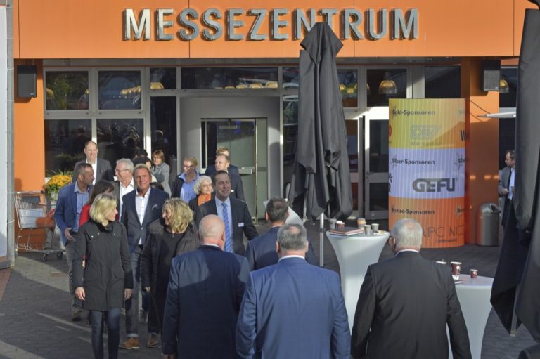 Messe bei der EK/Servicegroup.