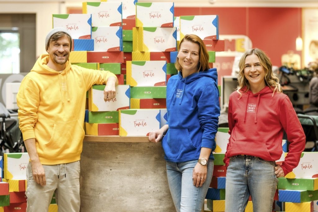 "Welcome Box" von Babyone - präsentiert von Jan Weischer, Sabrina Mertens und Anna Weber.